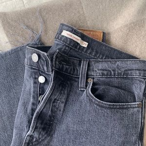 Black Levi’s wedgie straight